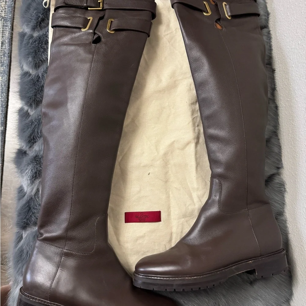 Valentino Garavani Brown Over-the-Knee Leather Boots
Authentic - Picture 2 of 7